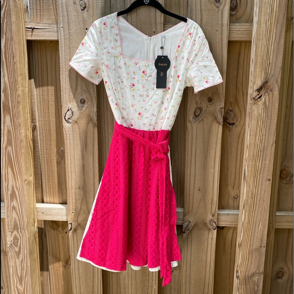NWT FLOWERED PINK/WHITE DRESS WITH LACE OVERLAY